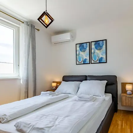 Apartmants Neli דירה