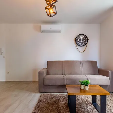 Apartmants Neli דירה זאדאר